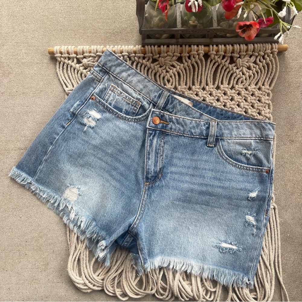 Altar’d State Distressed Jean Shorts Size Medium